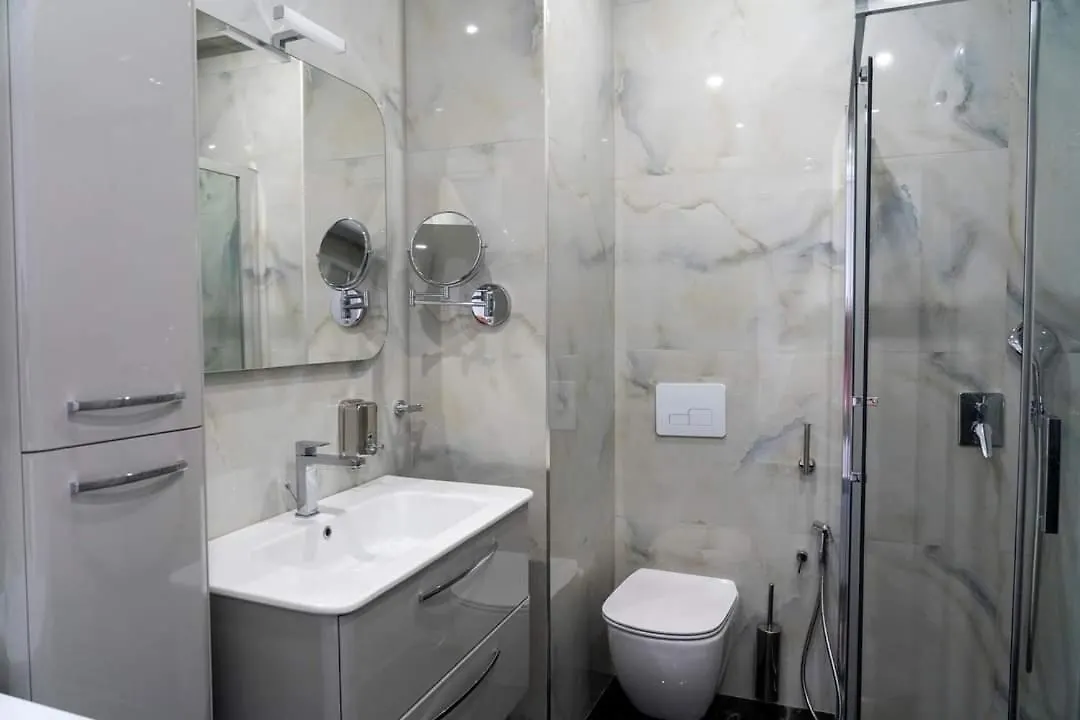 Golden Beach Residence - Luxury Apartments Gjashtë