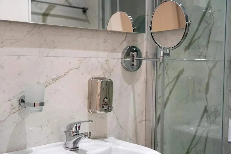 Golden Beach Residence - Luxury Apartments Gjashtë